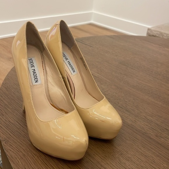 Steve Madden Shoes - Picture 1 of 6